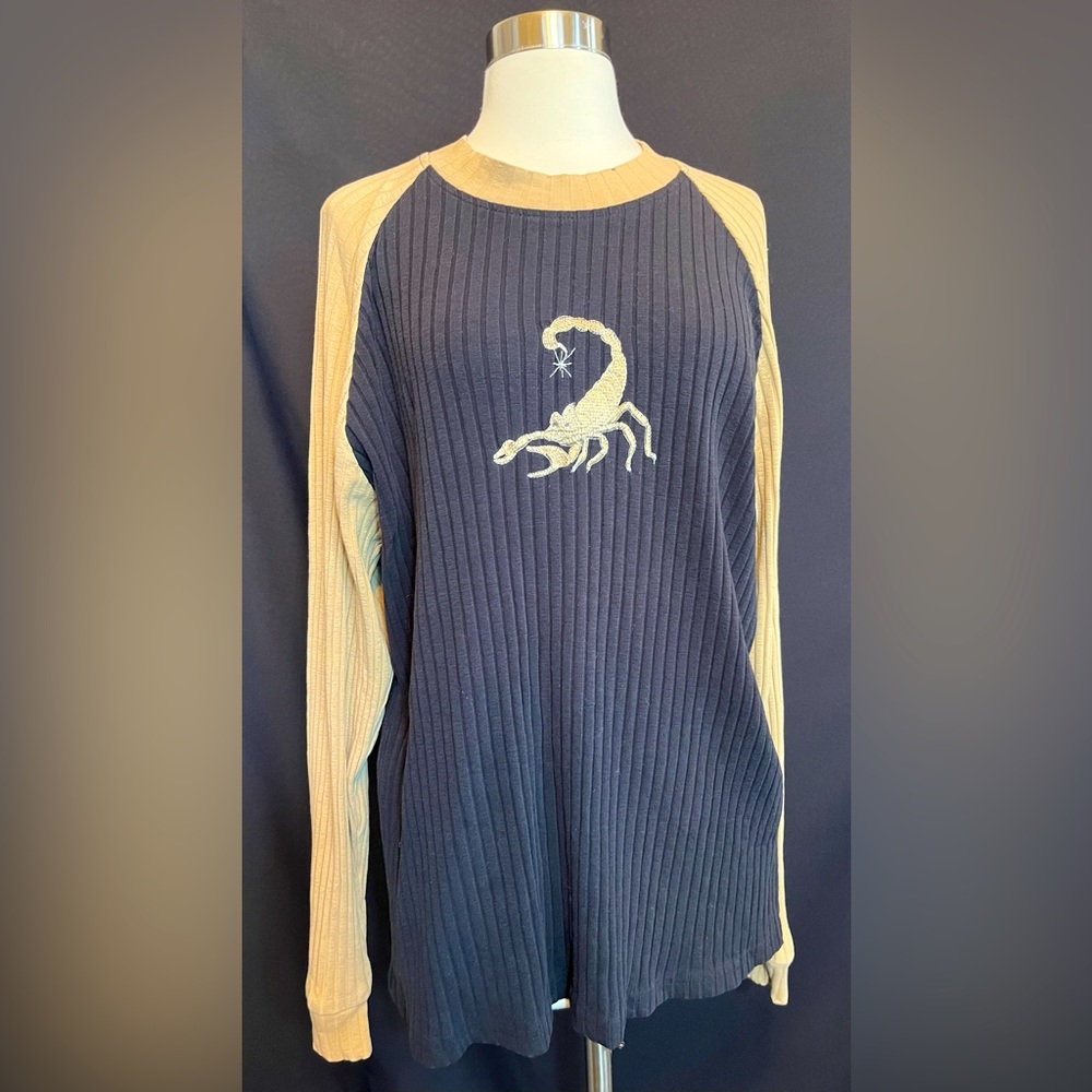Scorpion top